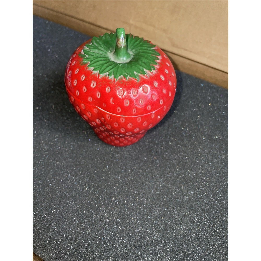 Vintage Hazel Atlas Strawberry Shaped Painted Milk Glass 1950's Granny Core - Picture 9 of 9